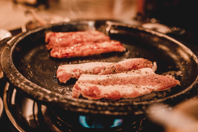 meat grilling on the bbq